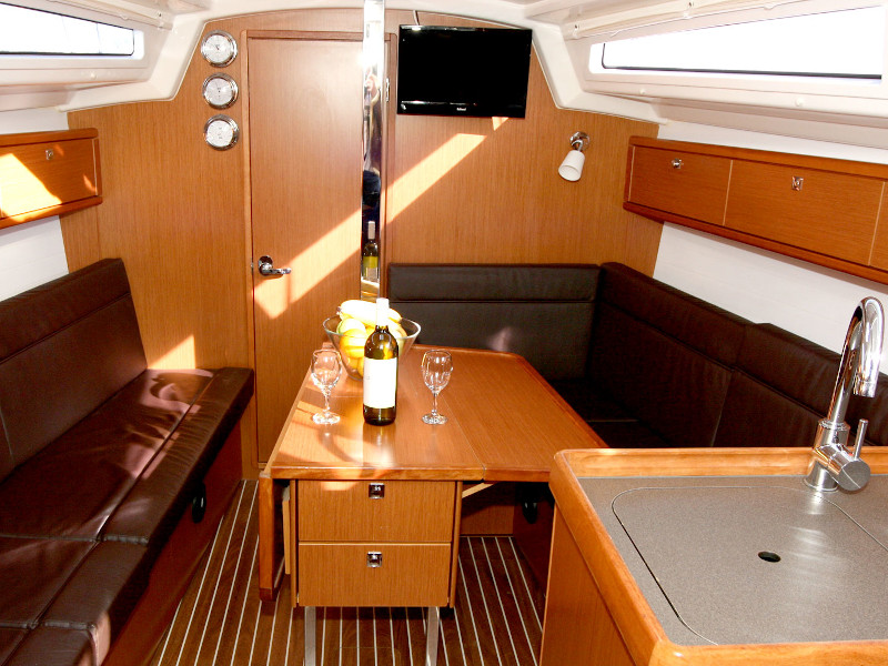 صور Bavaria Cruiser 33 13