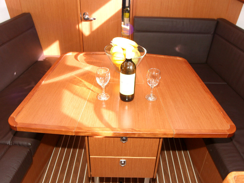 صور Bavaria Cruiser 33 14