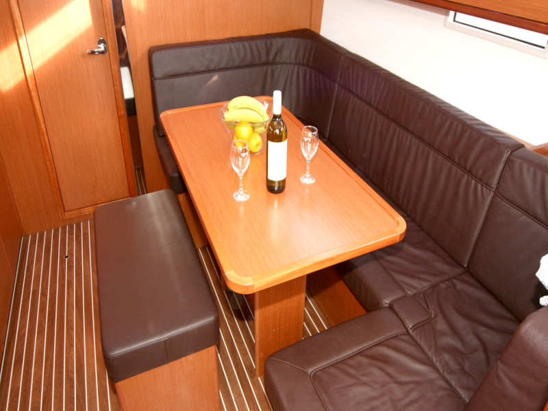 Foto Bavaria Cruiser 41 17