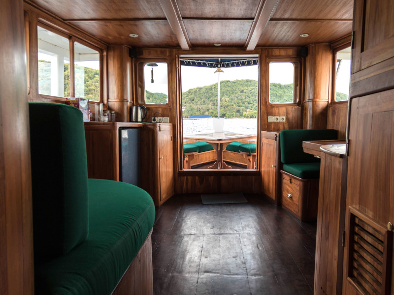 - Motor sailer - 2 Cabins - Built 1944