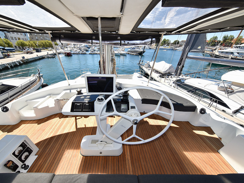 фото Lagoon 520 8