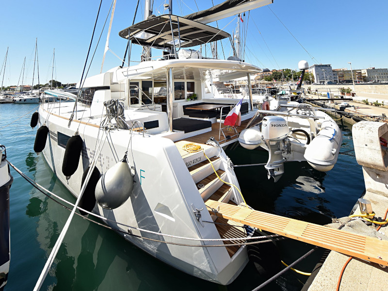 фото Lagoon 520 44