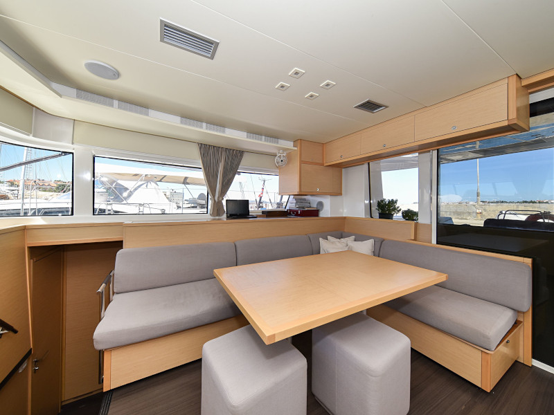 фото Lagoon 520 61