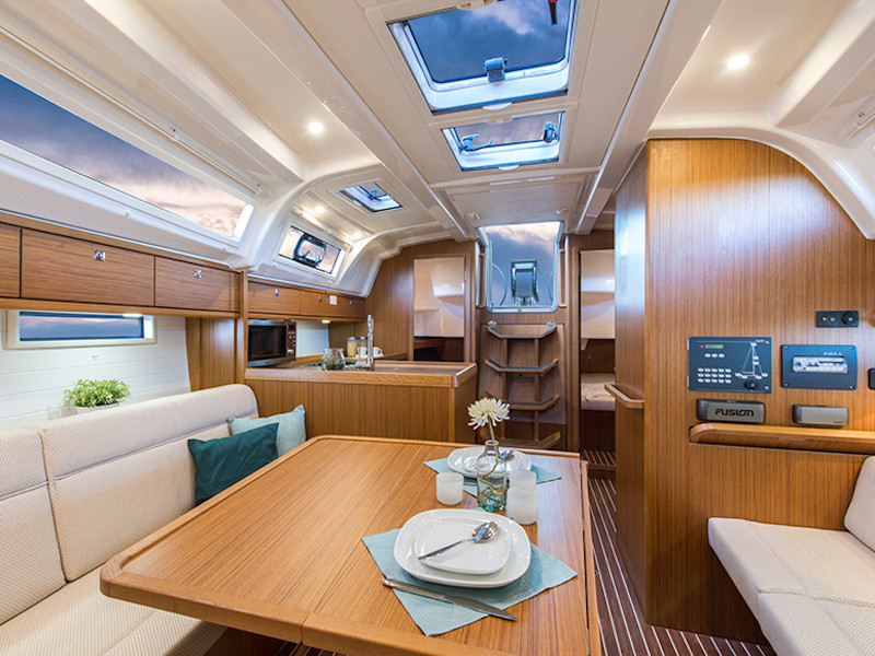 Interior image Bav Cr 37 / Bavaria Cruiser 37[G]