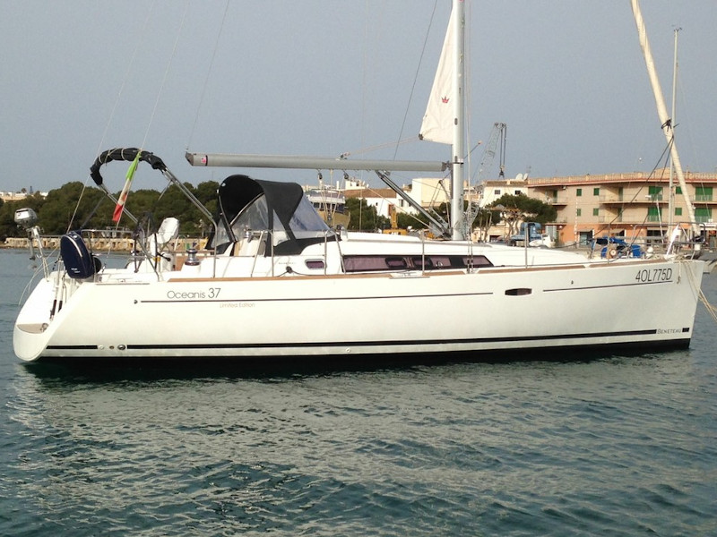Oceanis 37