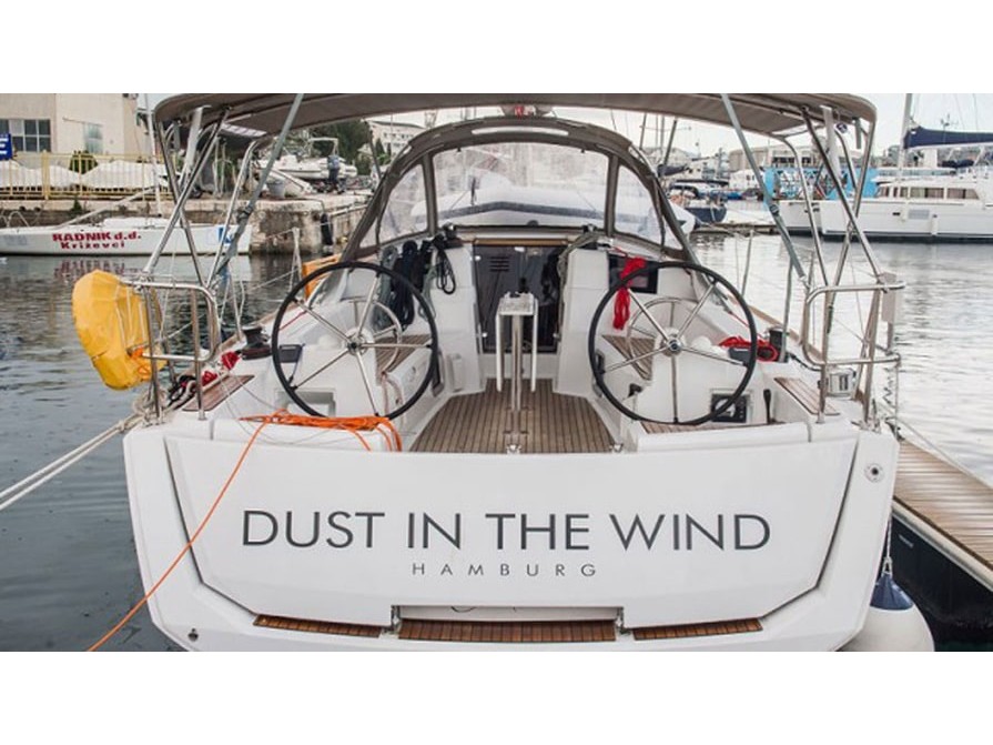 Main image Dust in The Wind / Sun Odyssey 389[G]