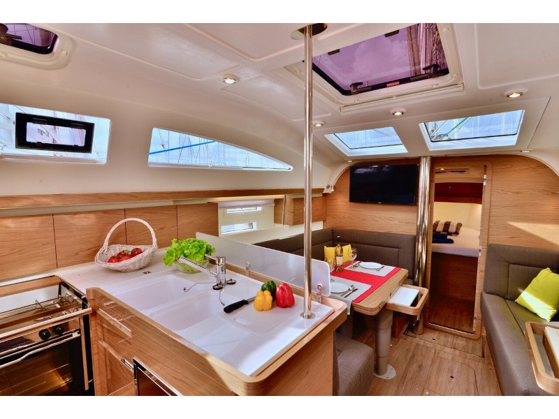 S/Y - Elan Impression 40 - 3 Cabins - Built 2019