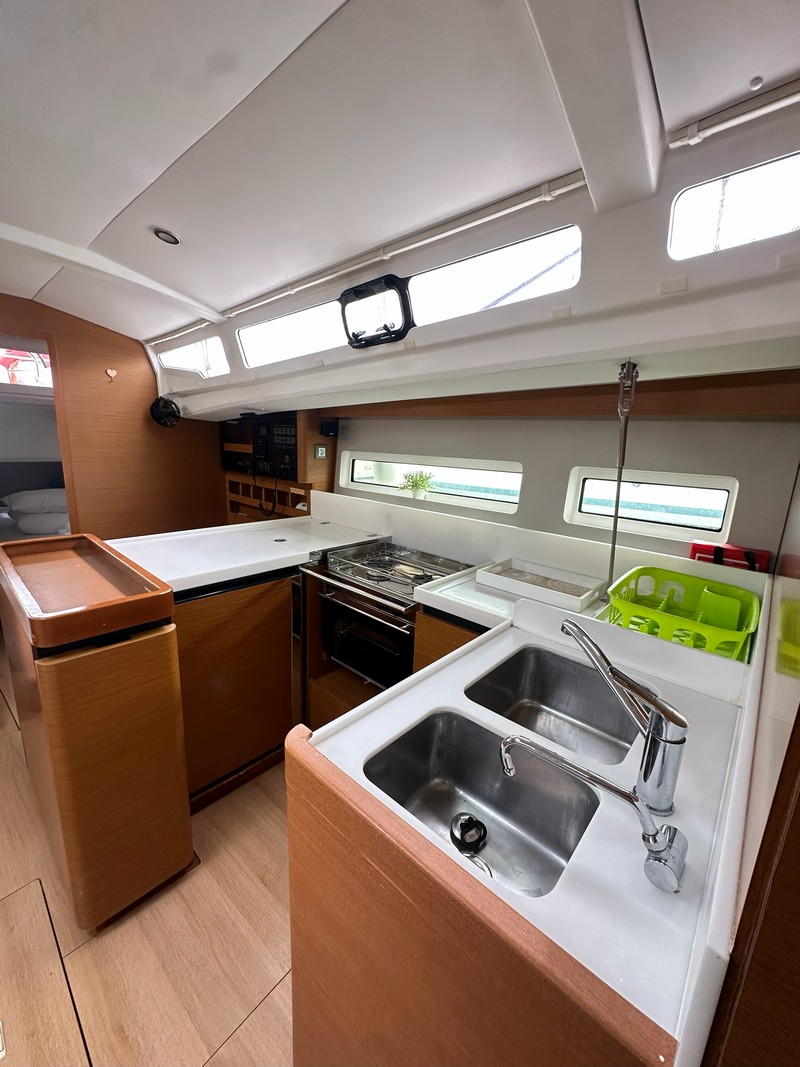 Yacht image 2