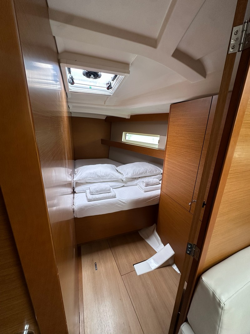 Yacht image 8