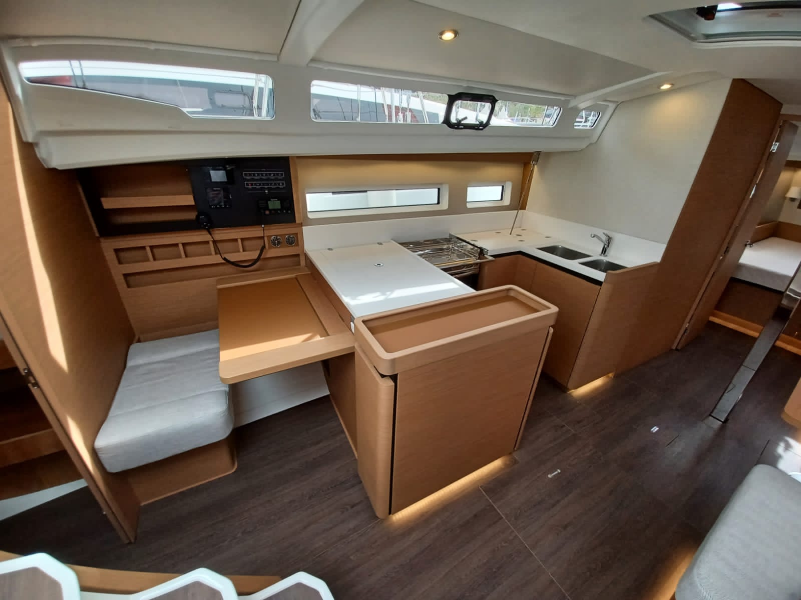 SO440 (2+1 cab)