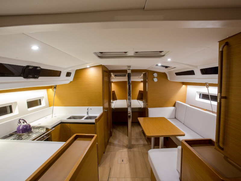 S/Y - Sun Odyssey 440 - 4 Cabins - Built 2018