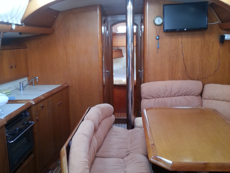 S/Y - Sun Odyssey 42.2 - 4 Cabins - Built 1998