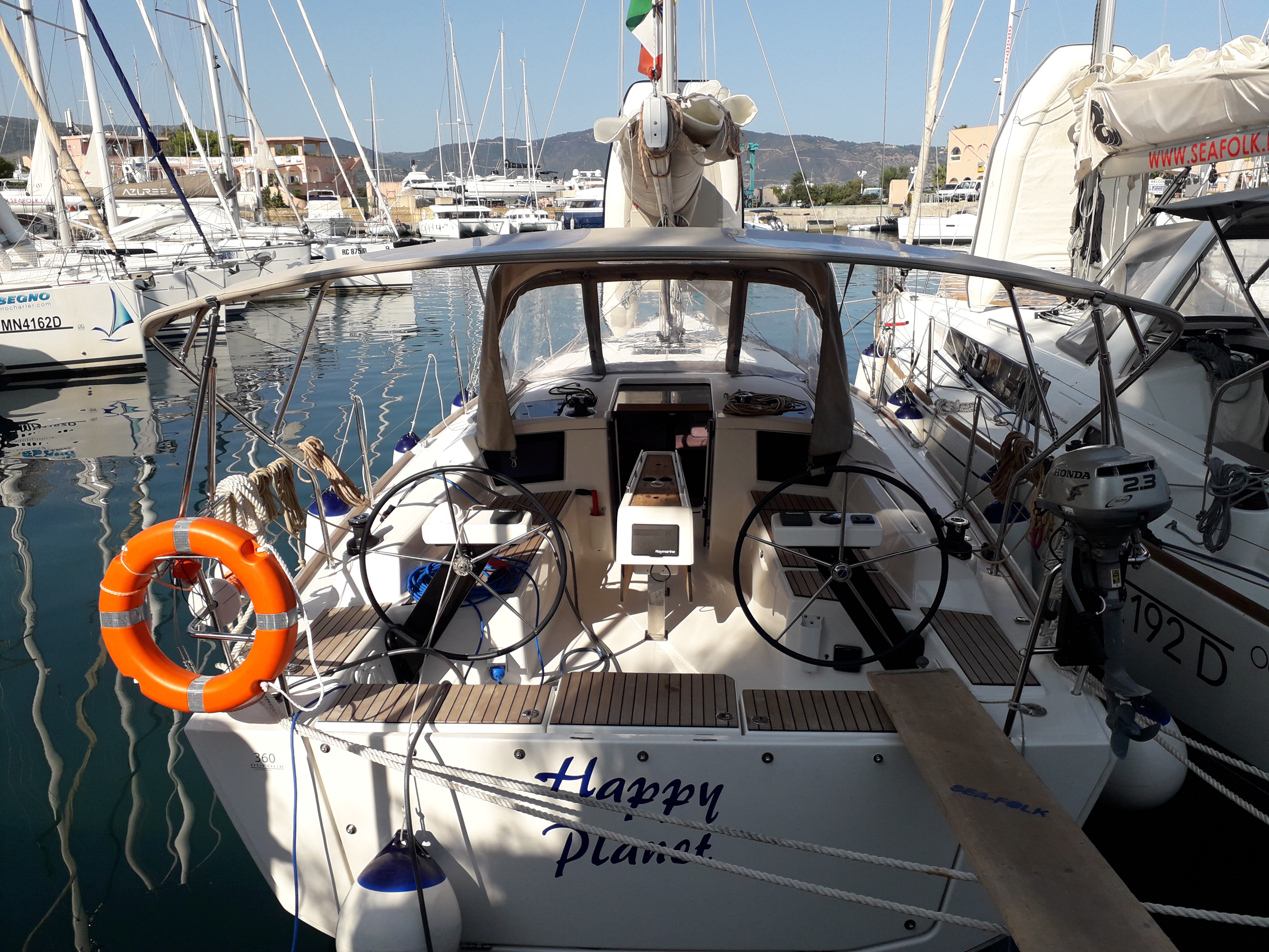 Dufour 360 GL “Happy Planet“, Furnari