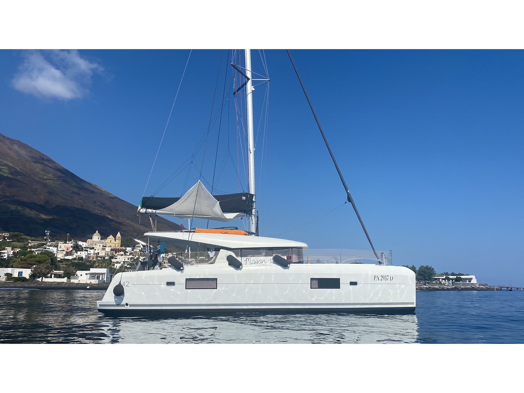 Lagoon 42 (2016) – MAGAN 1 WATER MAKER – PANNELS