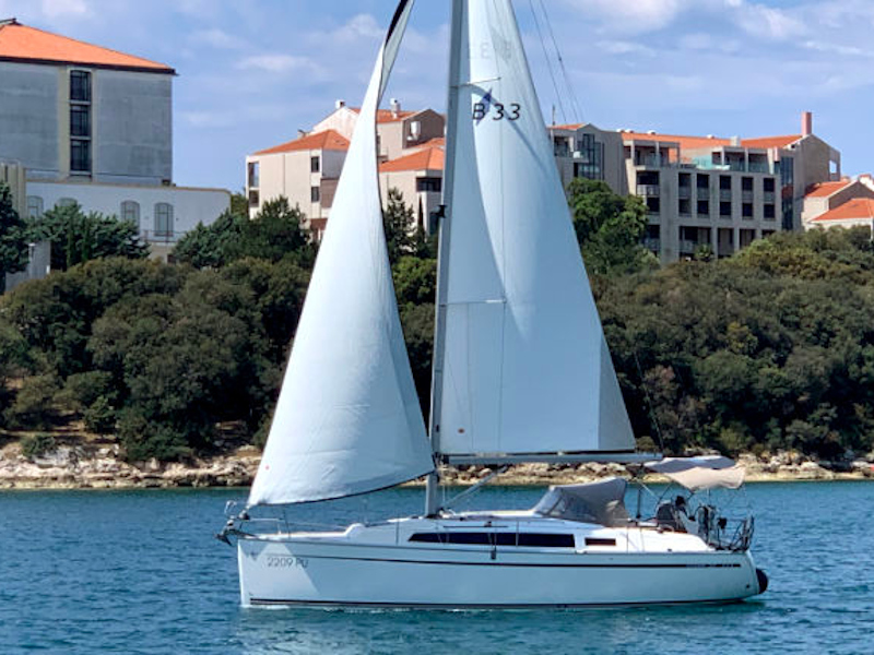 Bavaria Cruiser 33