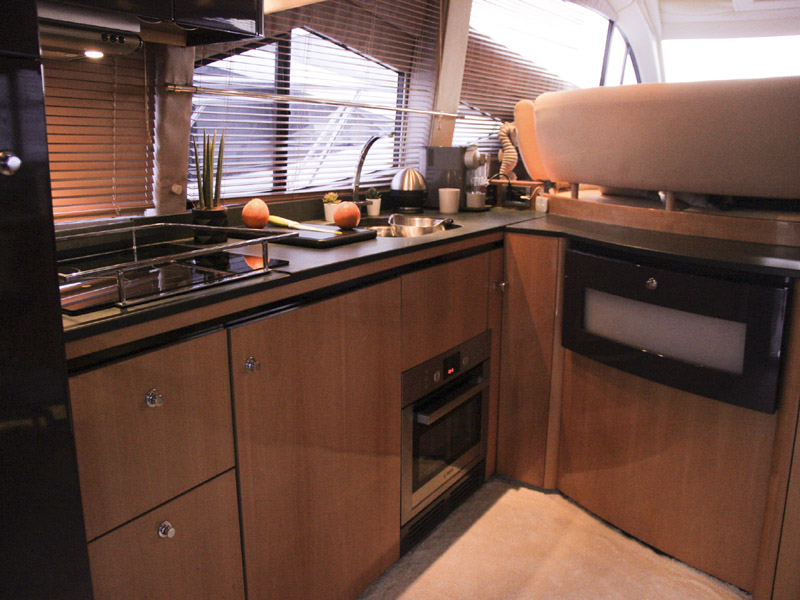 фото Sealine T60 5