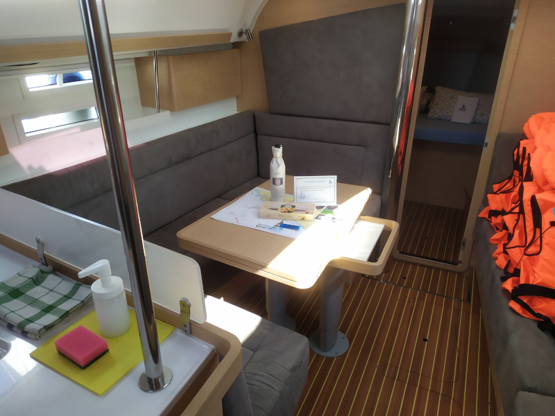 S/Y - Elan Impression 40 - 3 Cabins - Built 2019