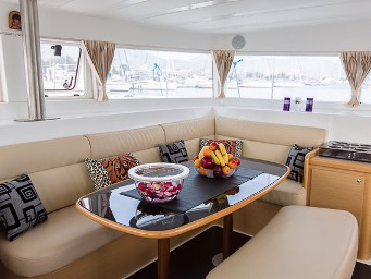 Catamaran - Lagoon 420 - 5 Cabins - Built 2008