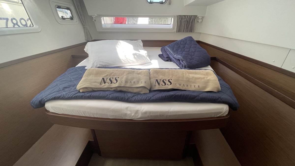 Lagoon 42
