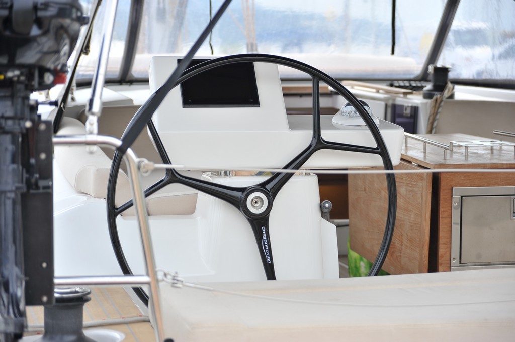 foto Dufour 520 Grand Large 12