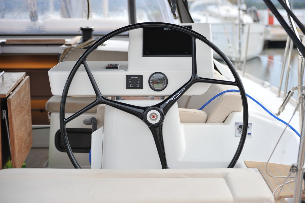 foto Dufour 520 Grand Large 13