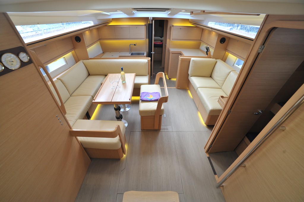 foto Dufour 520 Grand Large 24
