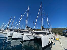 Lagoon 42