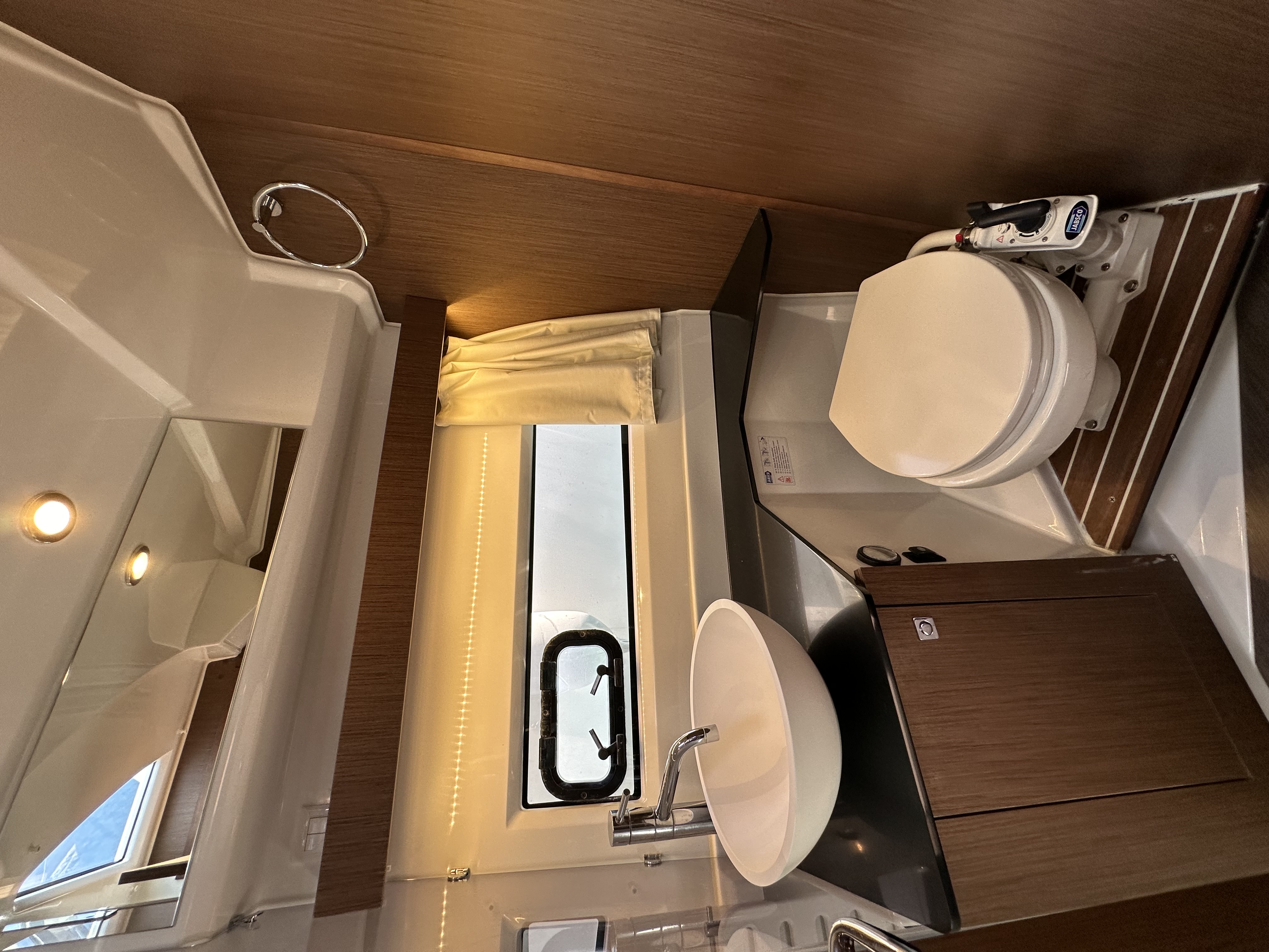 Merry Fisher 1095 FLY, Drage