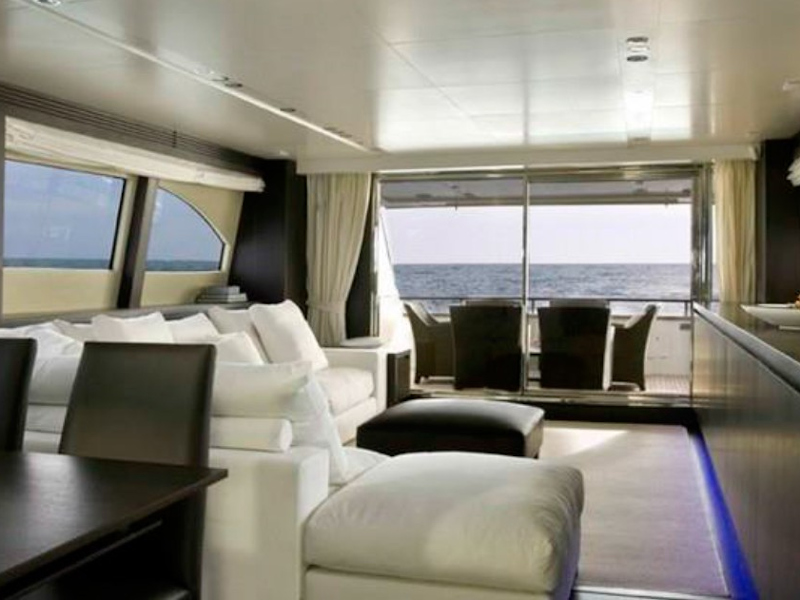 - Canados 86 - 4 Cabins - Built 2008