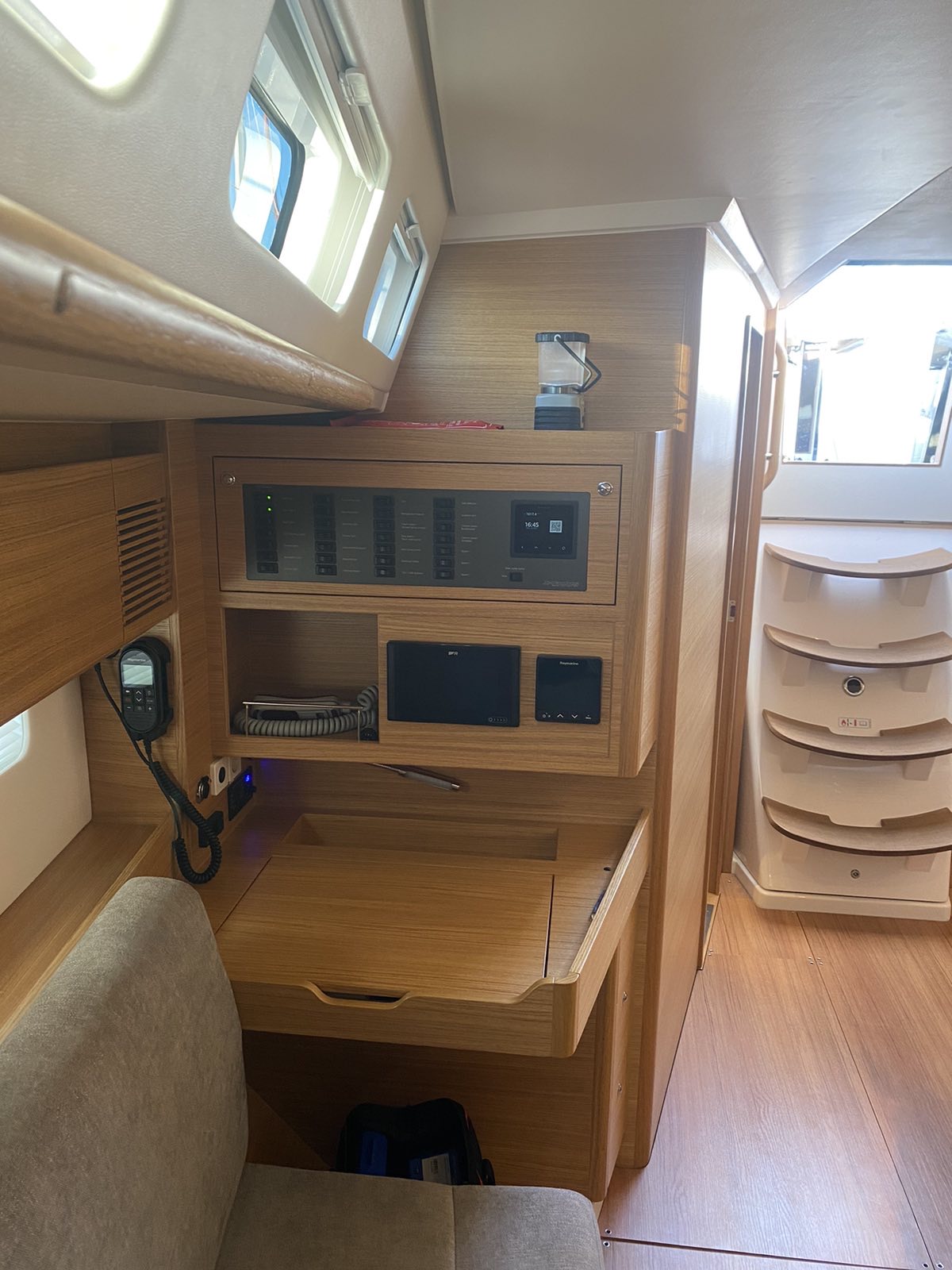Yacht image 16