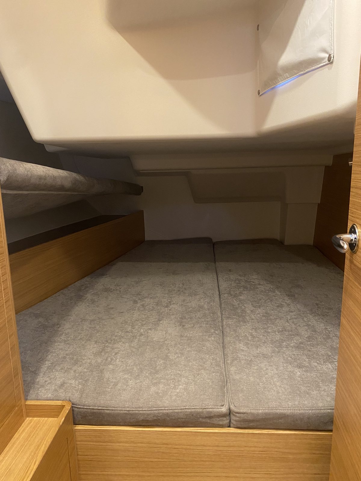 Yacht image 11
