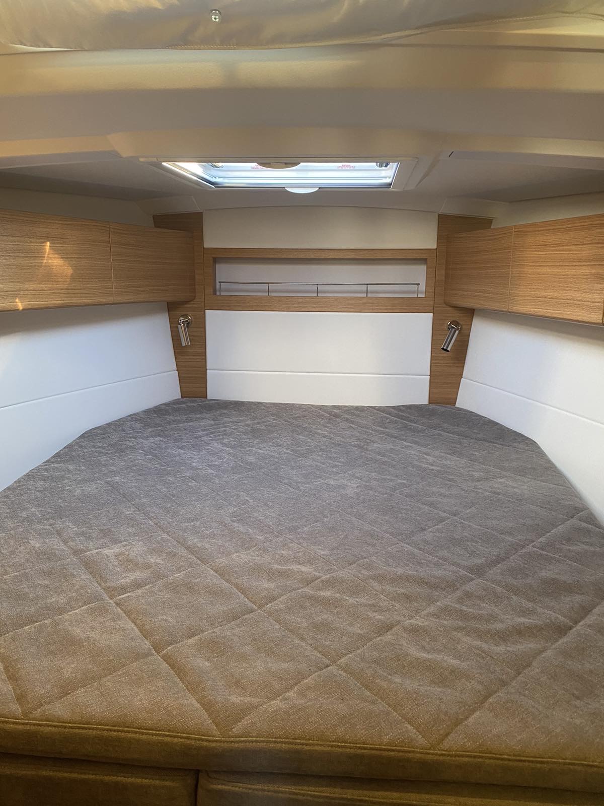 Yacht image 12