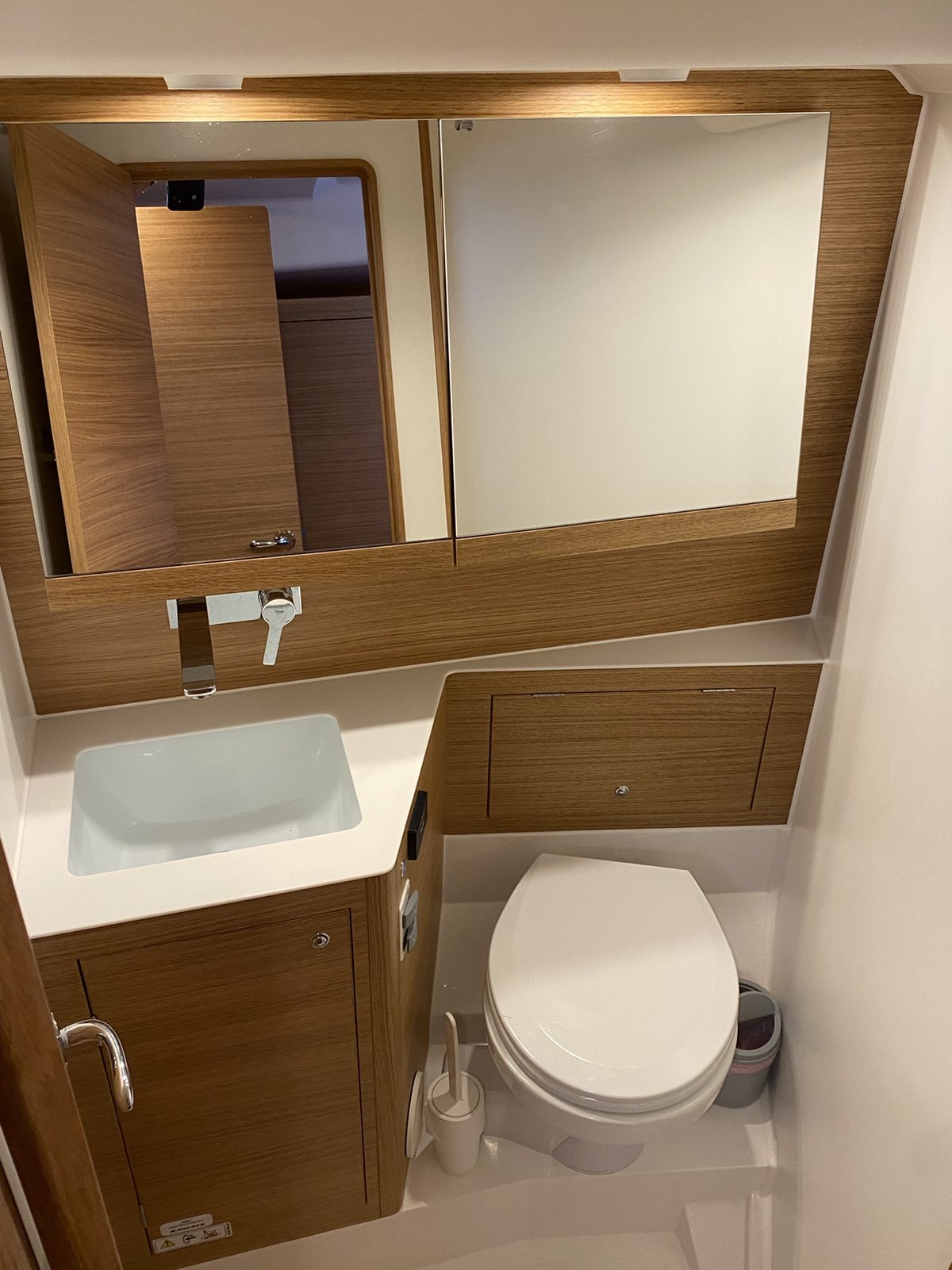 Yacht image 13