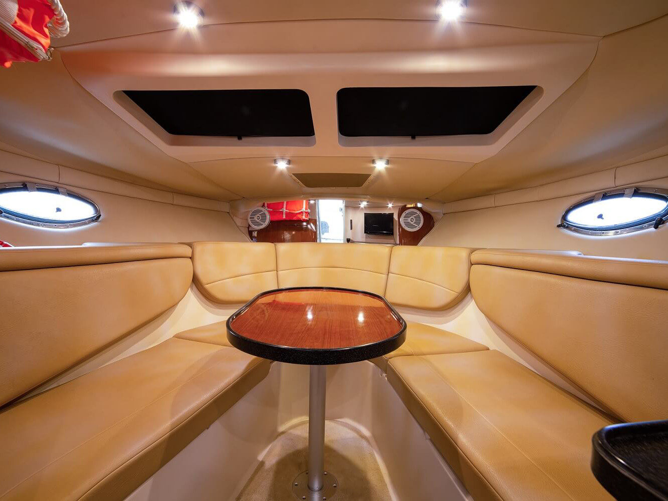 M/Y - Regal Commodore 2860 - 1 Cabins - Built 2007