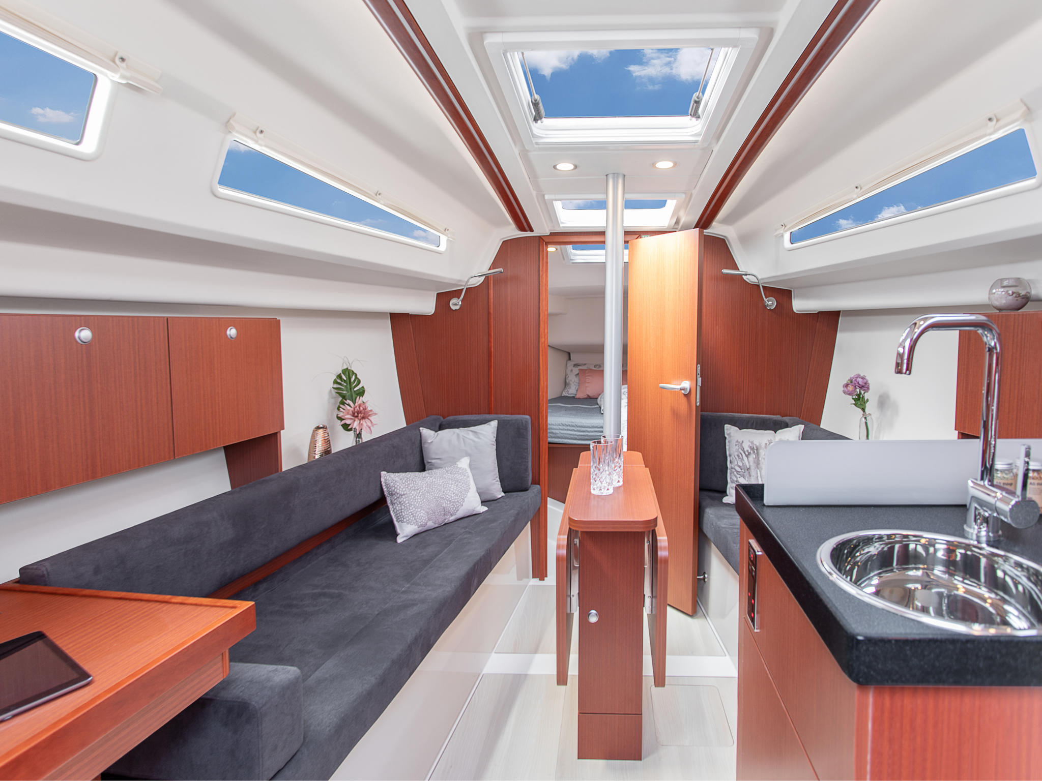 S/Y - Hanse 315 - 2 Cabins - Built 2017