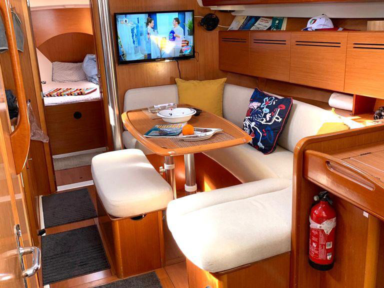 S/Y - Cyclades 39.3 - 3 Cabins - Built 2007