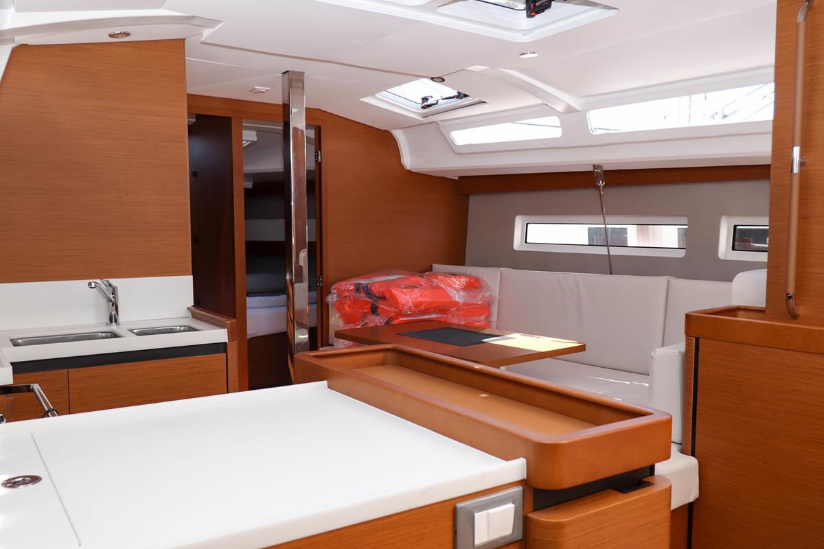 照片 Sun Odyssey 440 12