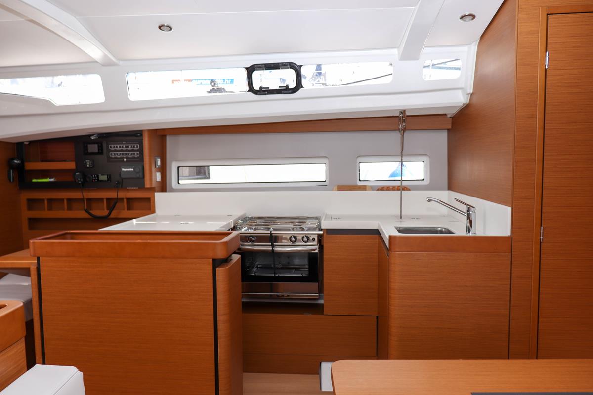 照片 Sun Odyssey 440 13