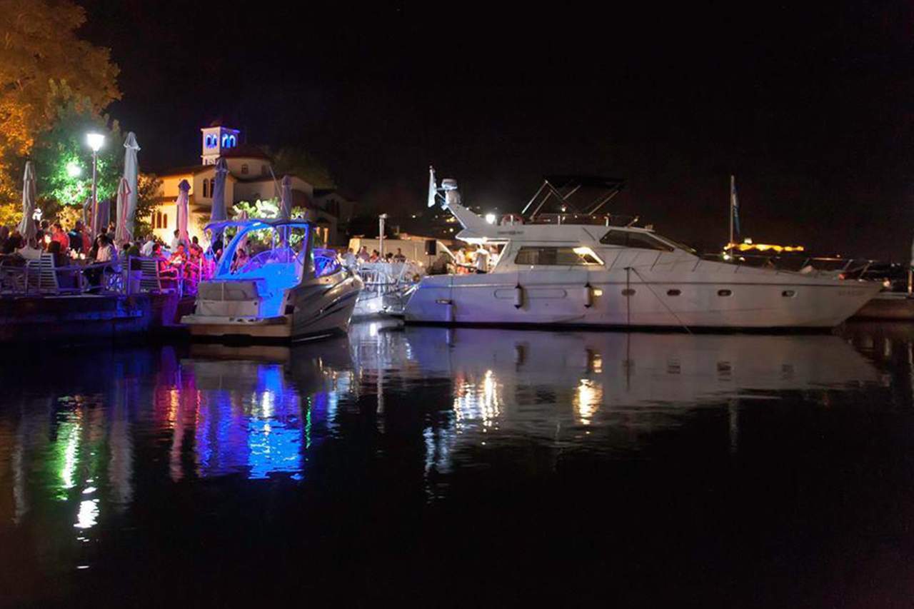 Ferreti  - Ferretti 47 -  - Греция, Port of Mykonos