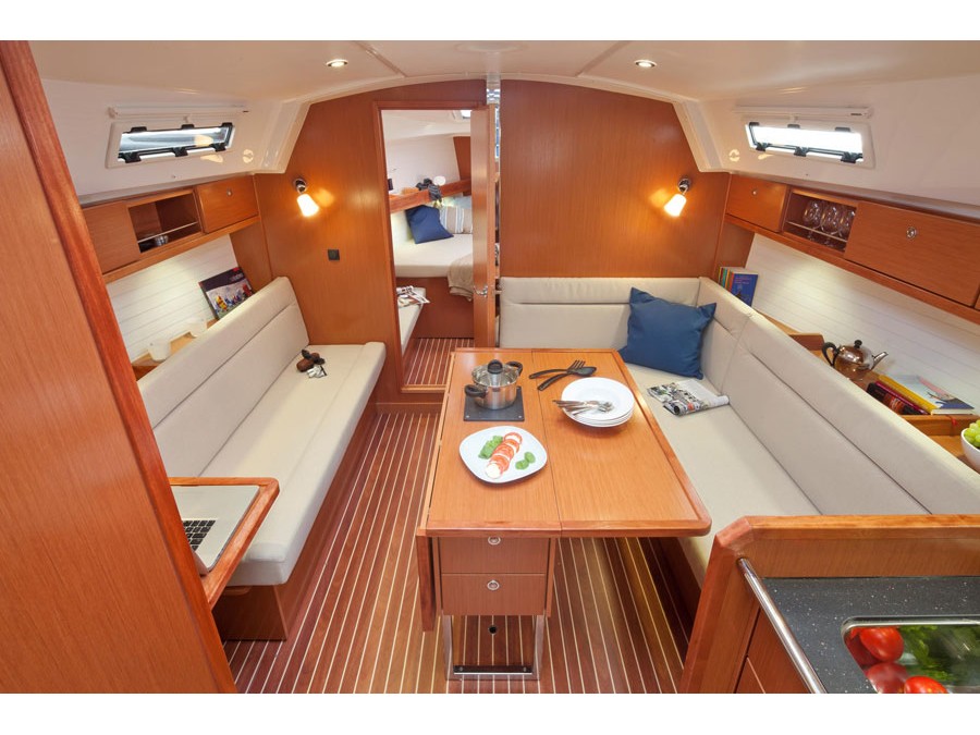 S/Y - Bavaria Cruiser 36 - 3 Cabins - Built 2012