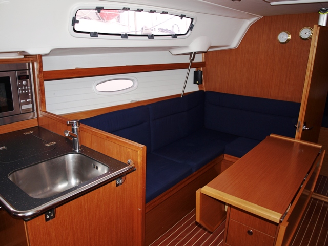 S/Y - Bavaria 35 Cruiser - 3 Cabins - Built 2009