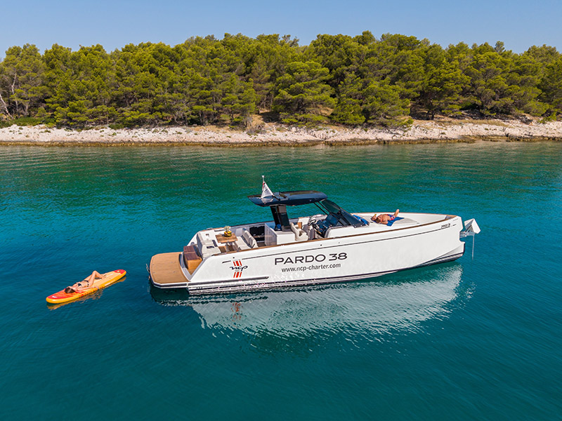 Gala, Pardo 38