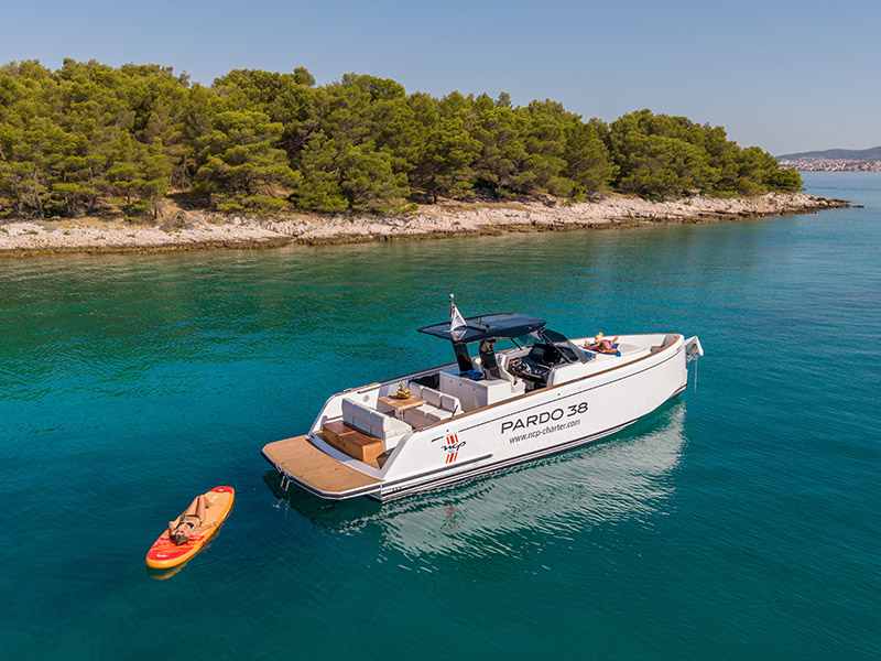Gala, Pardo 38