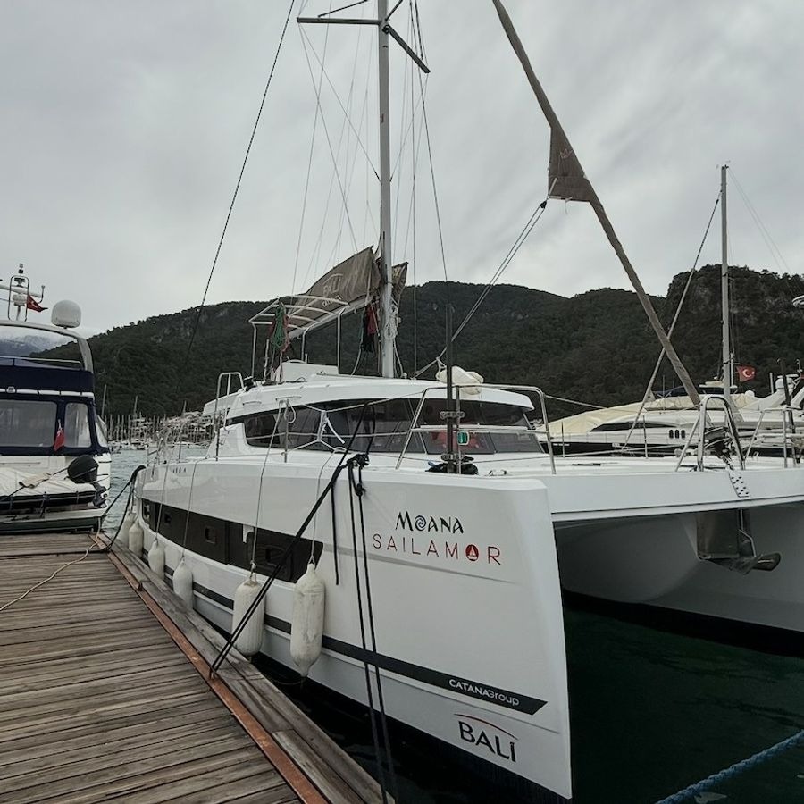 Yacht image 11