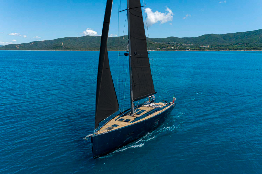 Yacht image 8