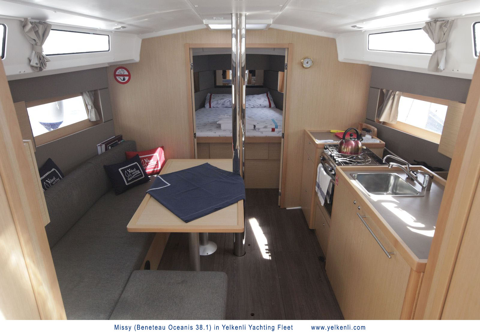 照片 Oceanis 38.1 7