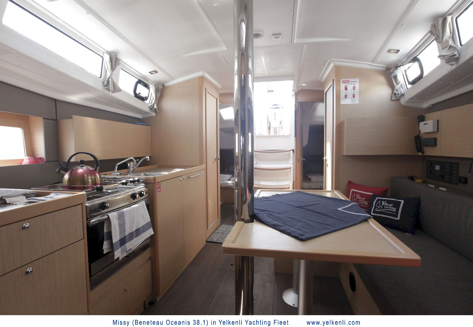 照片 Oceanis 38.1 8