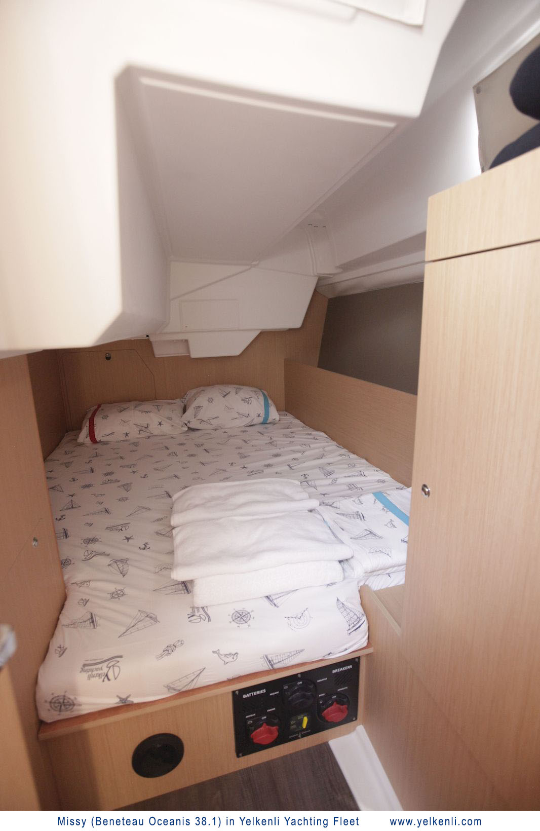 照片 Oceanis 38.1 13