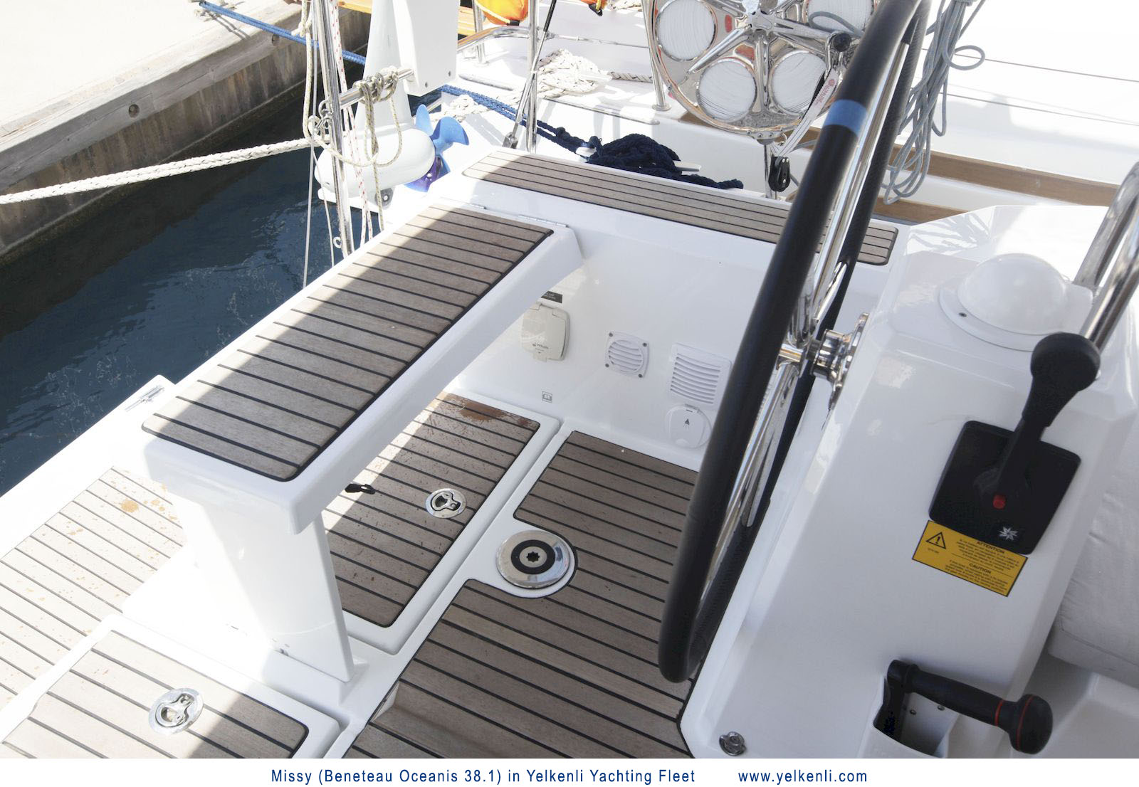 照片 Oceanis 38.1 18