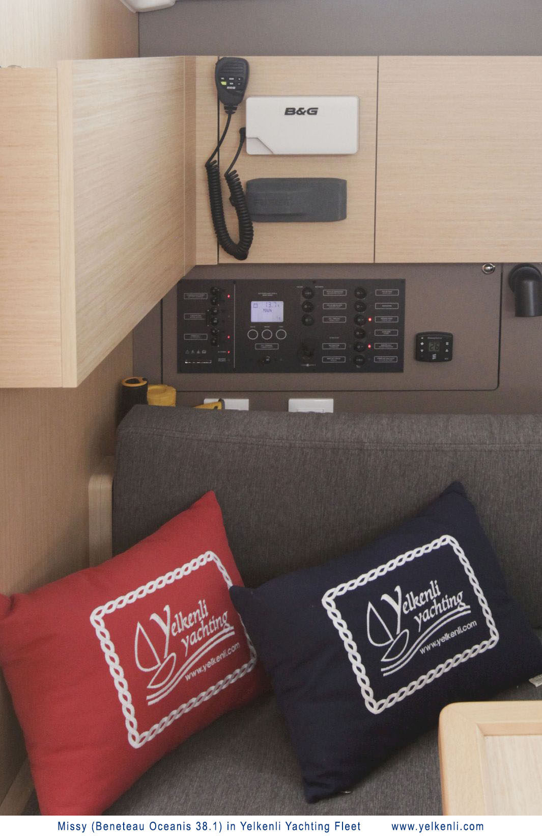 照片 Oceanis 38.1 20